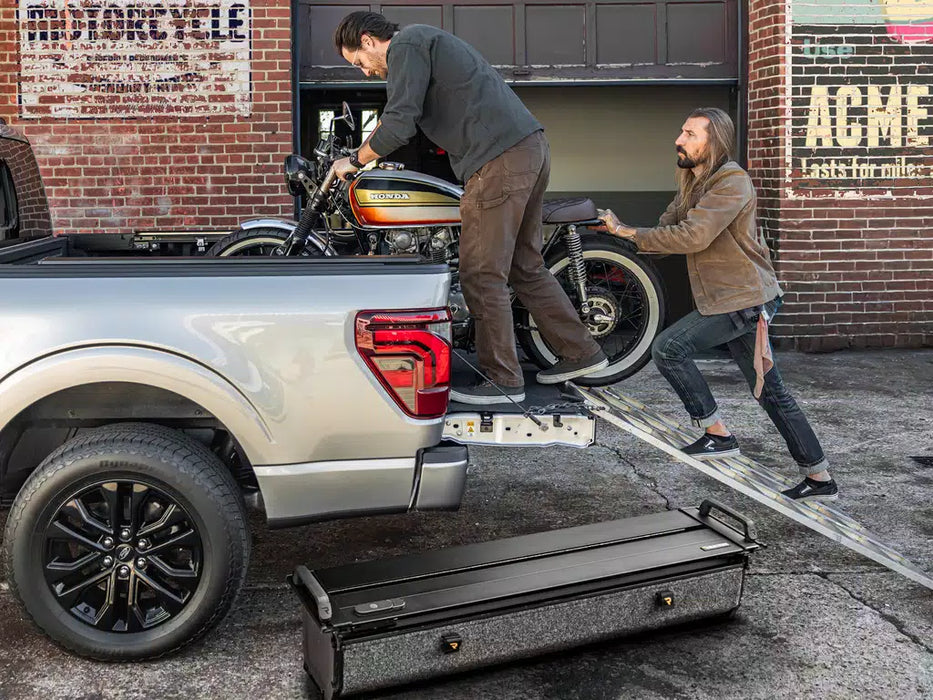 RetraxPRO FRC-4000 EZ-OFF Manual Retractable Tonneau Cover w/ T-Slot Rails For 2015-2020 Ford F-150 5'7" Bed - R-T-80373