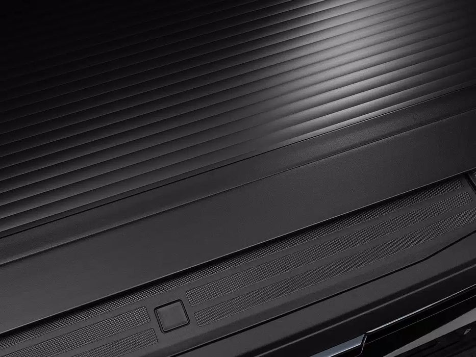 RetraxONE XR Manual Retractable Tonneau Cover w/ T-Slot Rails - T-60481