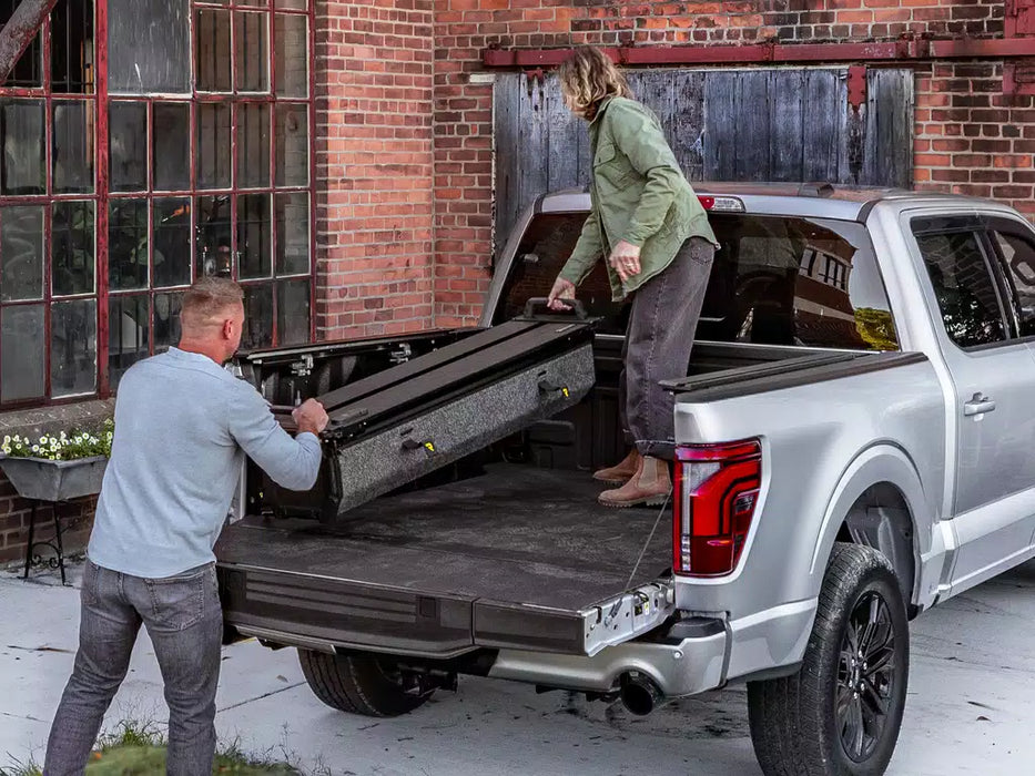RetraxPRO FRC-4000 EZ-OFF Manual Retractable Tonneau Cover w/ T-Slot Rails For 2019-2026 Chevrolet/GMC Sierra 1500 6'6" Bed - R-T-80482