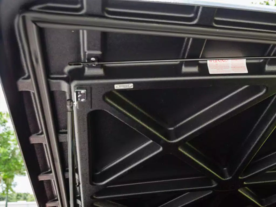 UnderCover SE One Piece Tonneau Cover For 11-18 RAM 1500 & 19-24 1500 Classic 5'7" Bed - UC3086