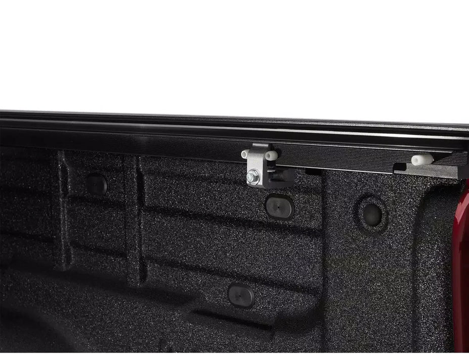 RetraxPRO MX Manual Retractable Tonneau Cover - 80484