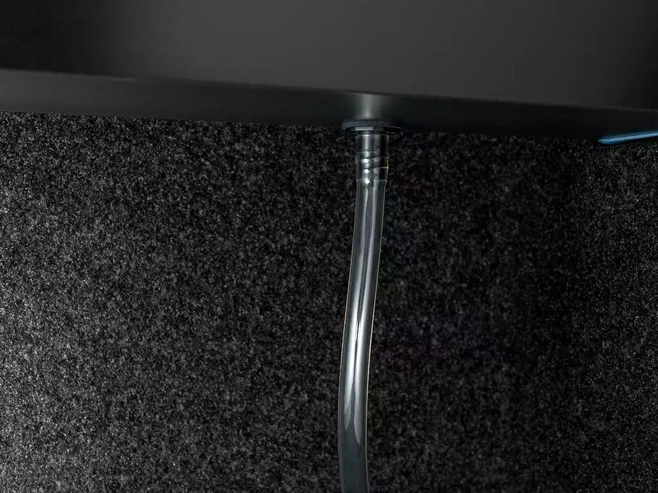 RetraxONE XR Manual Retractable Tonneau Cover w/ T-Slot Rails - T-60481
