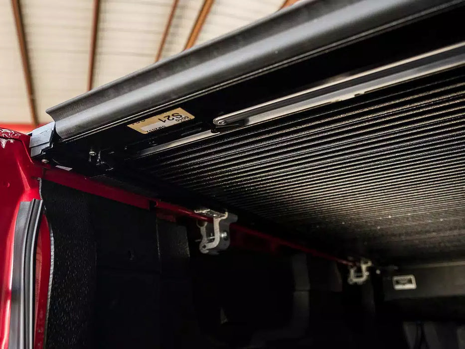 Pace Edwards Switchblade Metal Manual Retractable Tonneau Cover For 2021-2026 Ford F-150 6'7" Bed - SMF172