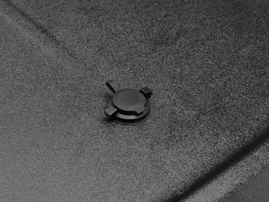 UnderCover SE One Piece Tonneau Cover For 2017-2026 Nissan Titan 5'7" Bed - UC5076