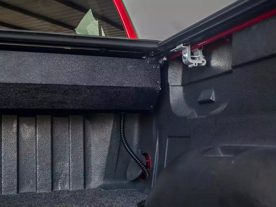 Pace Edwards Switchblade Metal Manual Retractable Tonneau Cover For 2021-2026 Ford F-150 6'7" Bed - SMF172