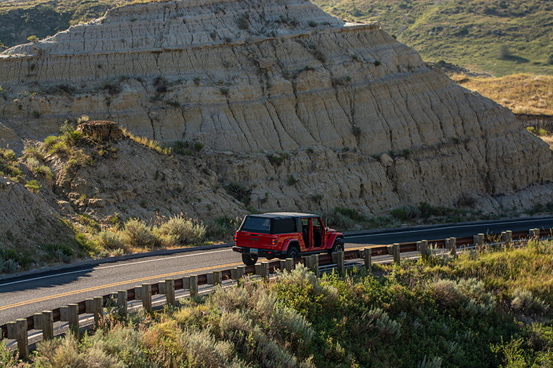 Fas-Top Traveler | 2 in 1 Topper & Tonneau Cover For 2020-2026 Jeep Gladiator 5' Bed