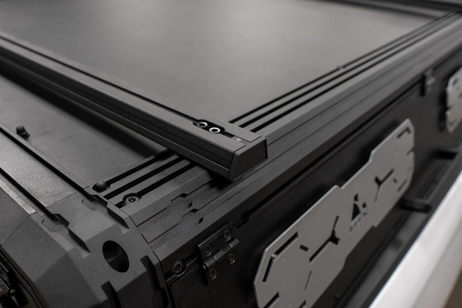 LEER NexCap Lo Low-Profile Truck Caps